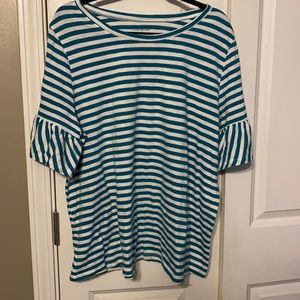 Short flutter sleeve t-shirt